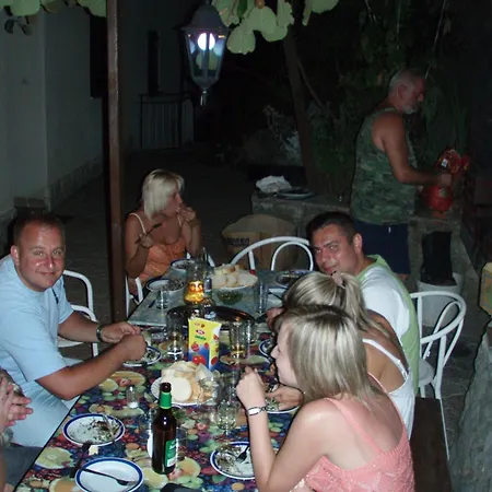 Apartman Mit Balkon Und Terrasse Abbázia