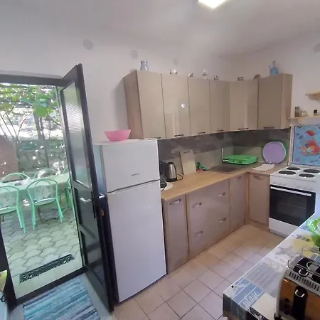 Mit Balkon Und Terrasse * Abbázia