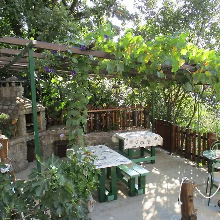 Mit Balkon Und Terrasse